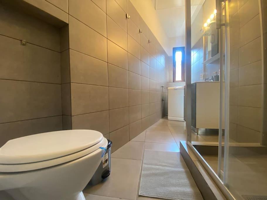 2 Bedroom Apartment With Terrace In City Center Bucharest Exterior photo