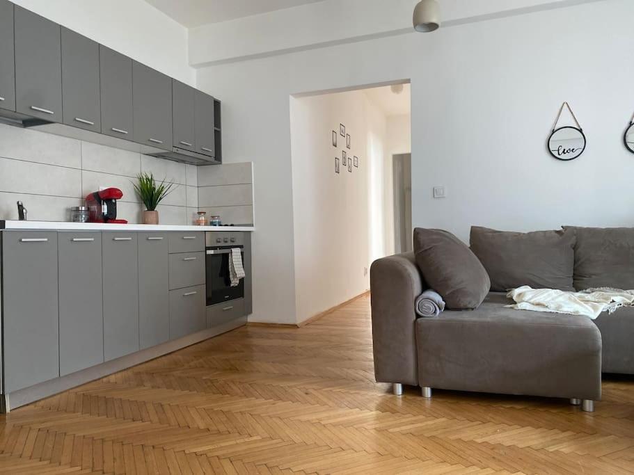 2 Bedroom Apartment With Terrace In City Center Bucharest Exterior photo